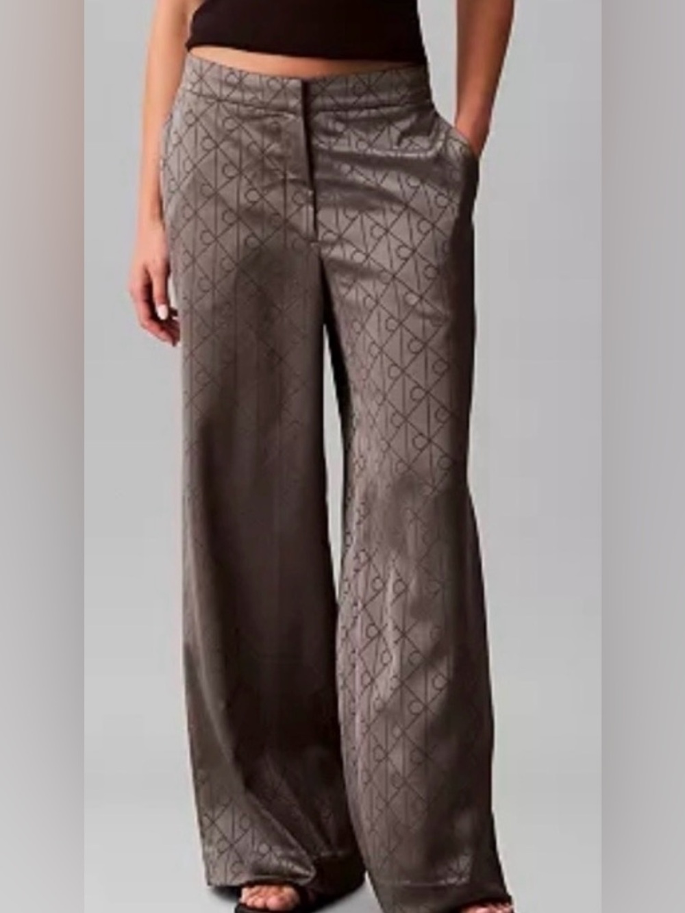Calvin Klein Women All-Over
Print Wide Leg Trousers SIZE 6
COLOR PEWTER